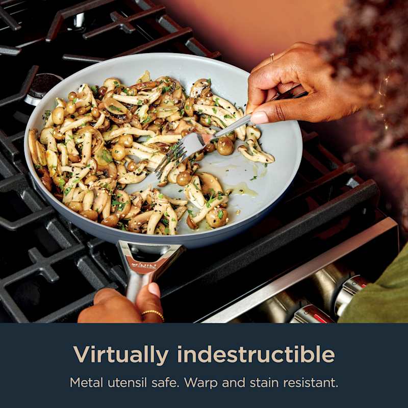 Ninja® Ceramic Pro 10.25-Inch Fry Pan (Midnight Blue)