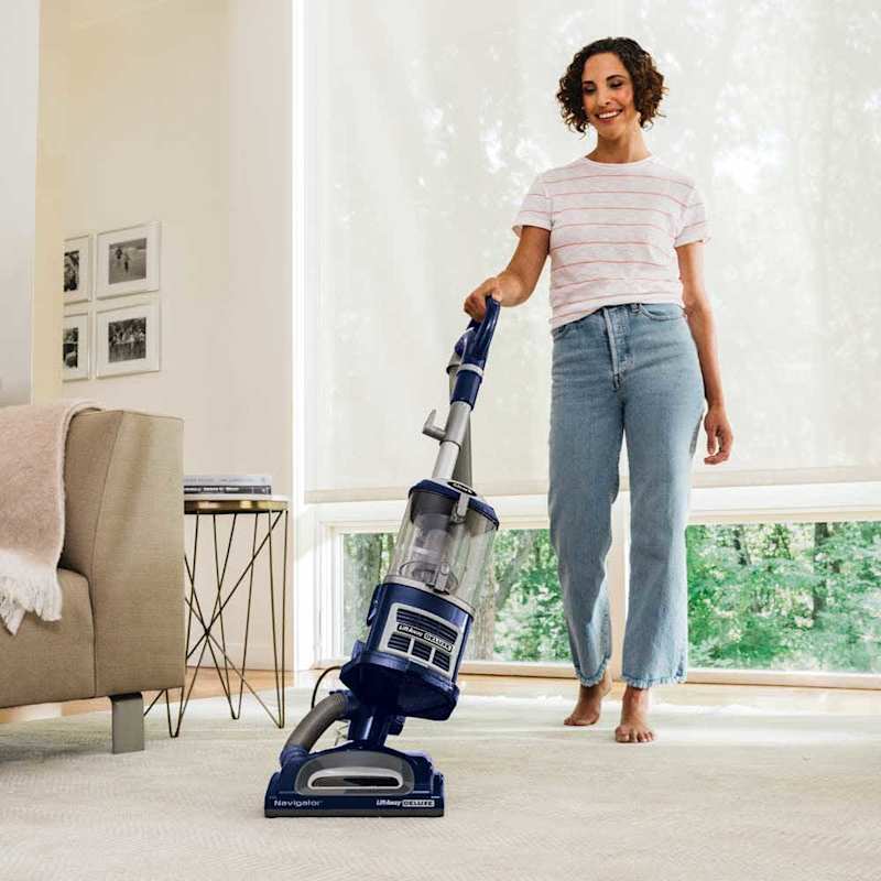 Shark Navigator® Lift-Away® Deluxe Upright Vacuum Upright Vacuums - Shark