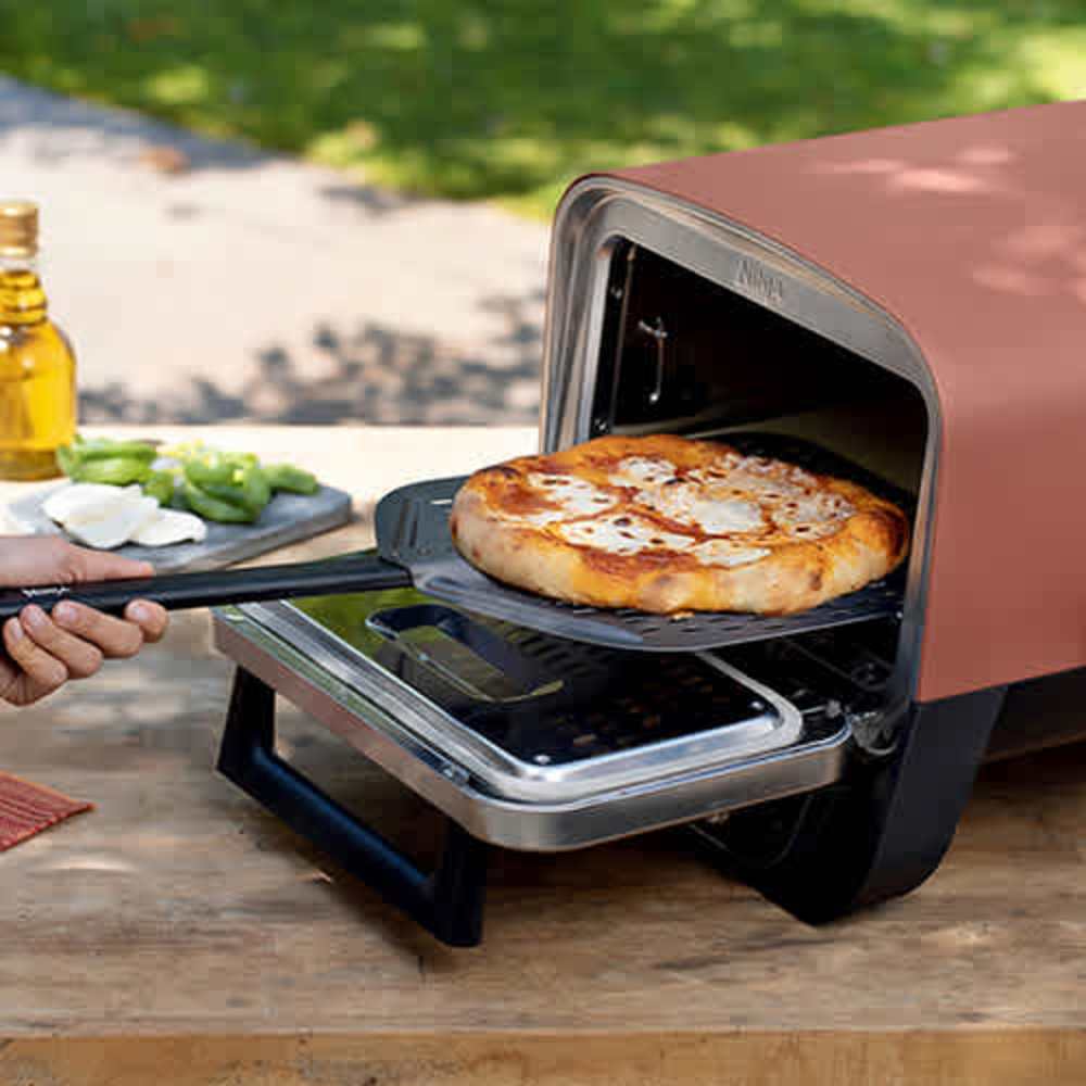 Ninja Woodfire™ 8-in-1 Outdoor Oven