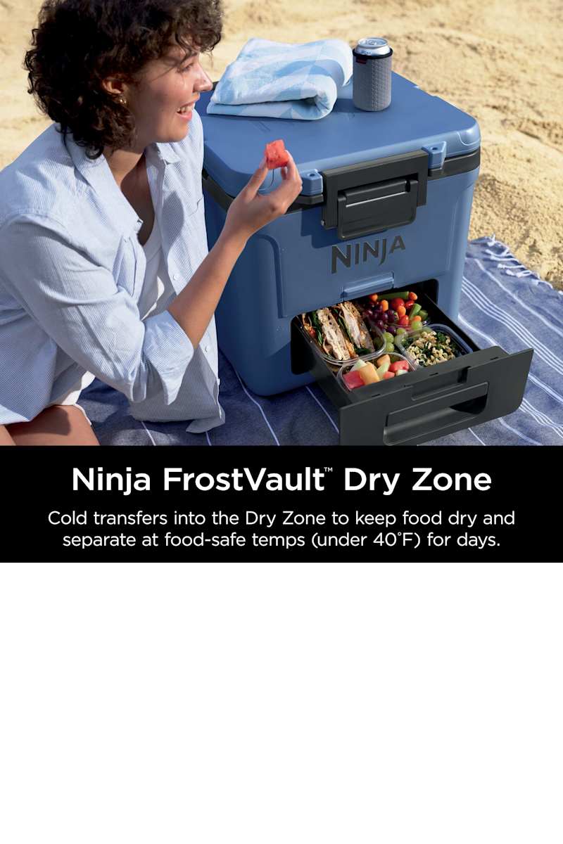 ショーケース　 WR BLUE Ninja FrostVault™ 30qt Cooler with Wheels in Lakeshore Blue