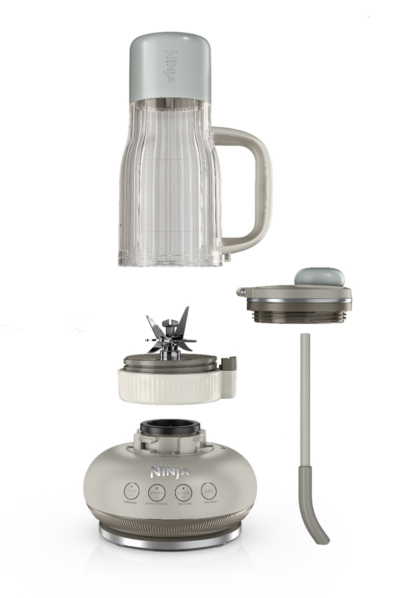 ジニエスリムベルと Ninja BlendBOSS™ Tumbler Blender with 26oz Travel Tumbler